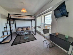 Studio lumineux avec loggia, TV, lave-linge à 2 pas de la plage - FR-1-224C-135
